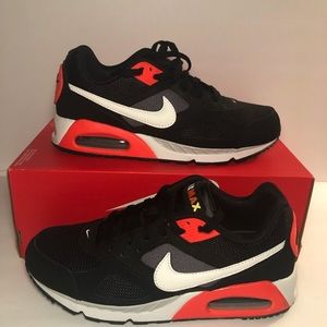 Men’s Nike Air Max IVO